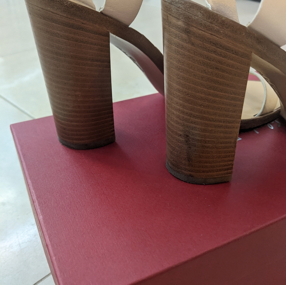 Salvatore Ferragamo open toe heels - Picture 6 of 9